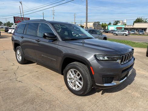 Used 2022 Jeep Grand Cherokee L Laredo w/ Luxury Tech Group I AWD/4WD image 7