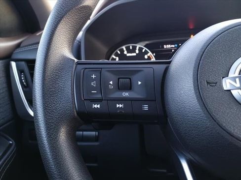 Used 2023 Nissan Rogue SV image 27