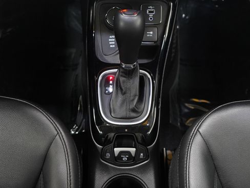 Used 2021 Jeep Compass Latitude image 18