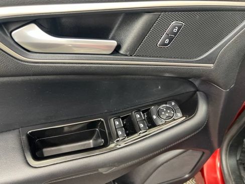 Used 2019 Ford Edge SEL w/ Equipment Group 201A AWD/4WD image 13