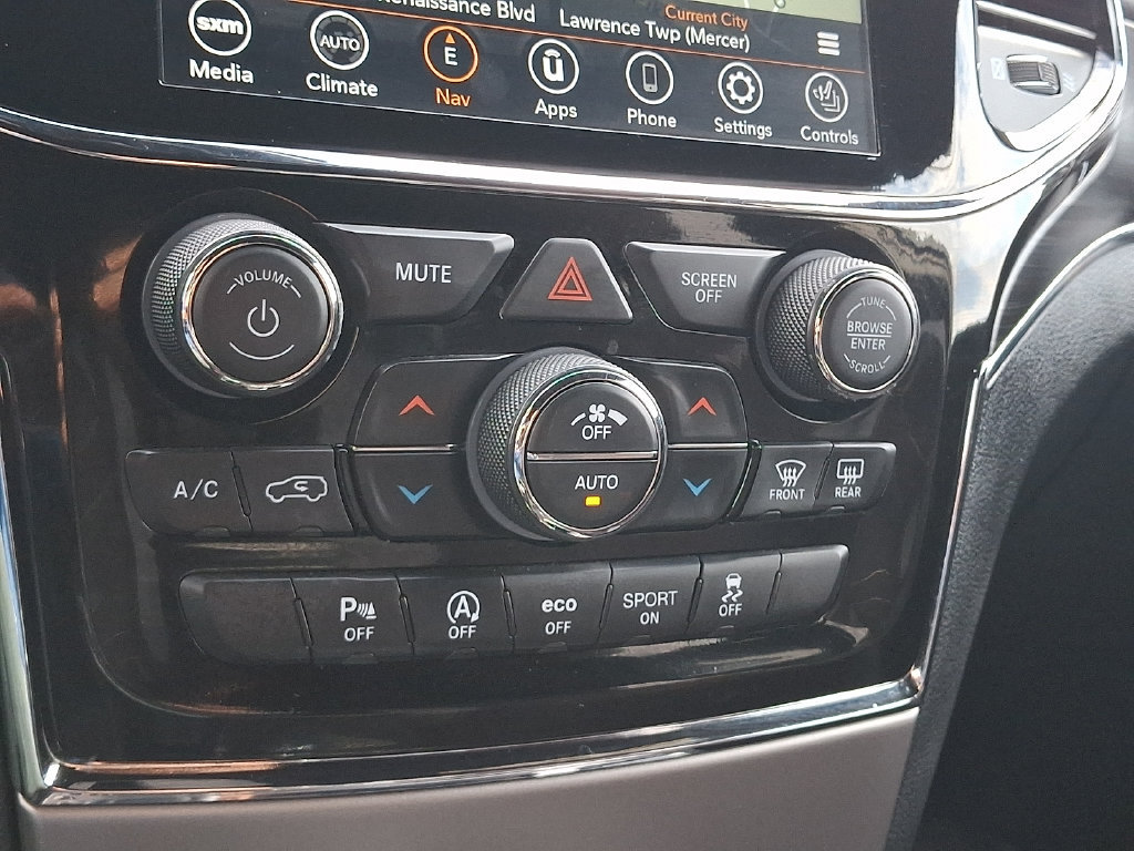 Used 2021 Jeep Grand Cherokee Limited AWD/4WD image 20