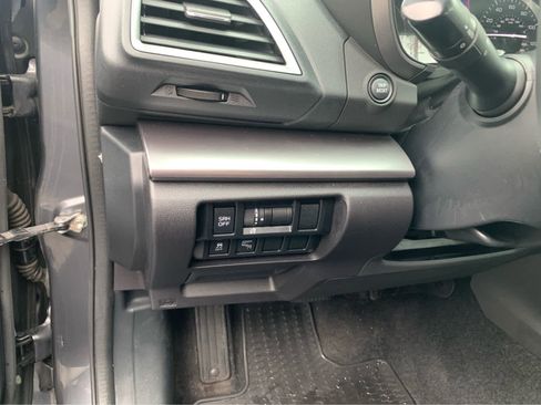 Used 2018 Subaru Impreza 2.0i Limited image 14