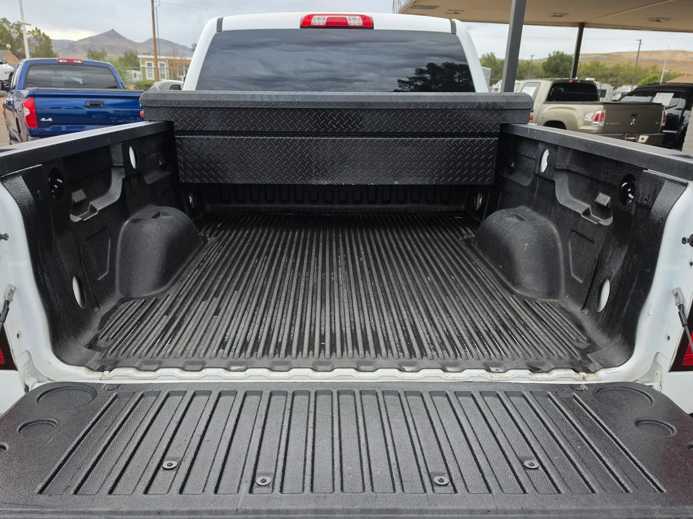 Used 2015 Chevrolet Silverado 2500 LTZ w/ Duramax Plus Package AWD/4WD image 19