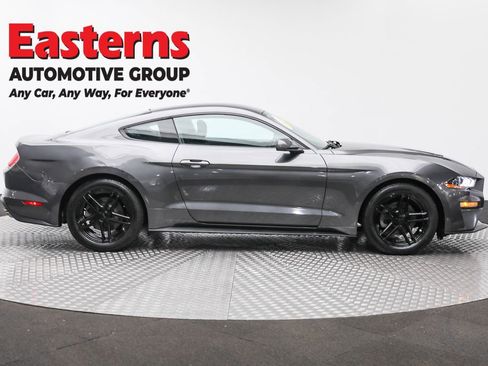 Used 2018 Ford Mustang Coupe image 4