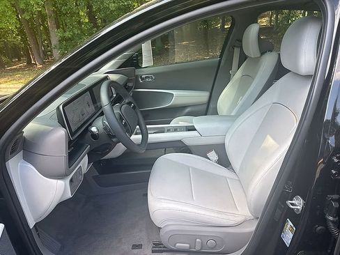 Used 2025 Hyundai Ioniq 6 Limited RWD image 10