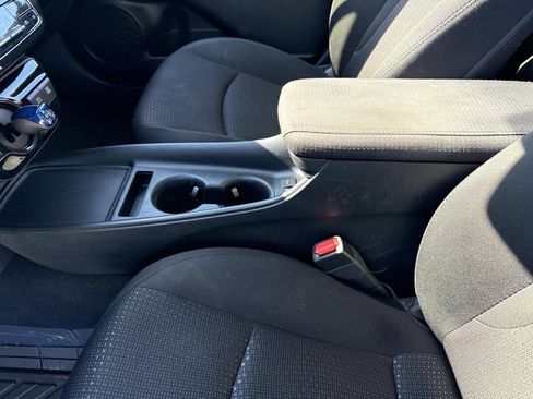Used 2021 Toyota Prius LE image 20