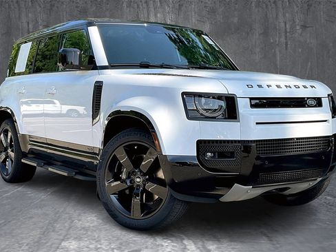 New 2025 Land Rover Defender 110 V8 image 2