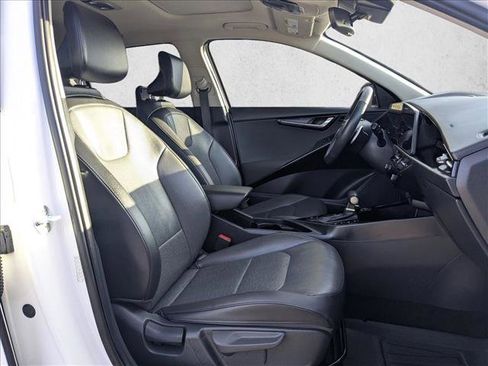 Used 2023 Kia Niro SX Touring FWD image 26