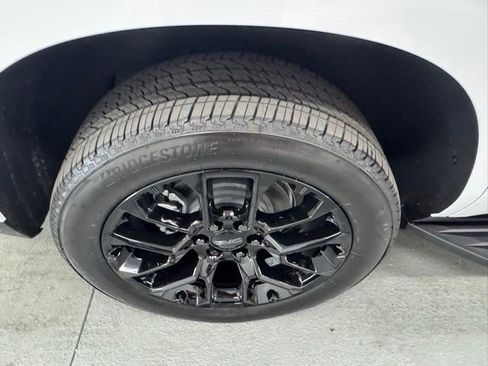 New 2026 GMC Yukon Elevation w/ LPO, Elevation Black Package RWD image 4