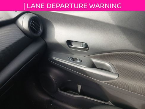 Used 2021 Nissan Kicks S image 15