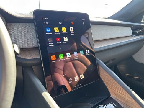 Used 2022 Polestar Polestar 2 w/ Performance Package image 22