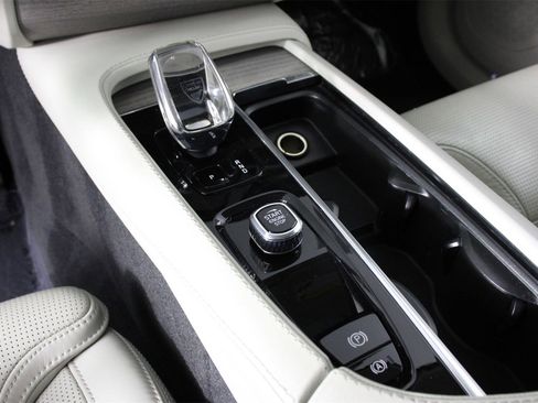 Certified 2023 Volvo XC90 B6 Ultimate image 15