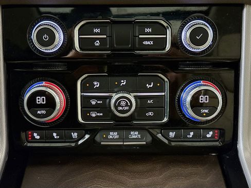 Used 2022 GMC Yukon Denali AWD/4WD image 16