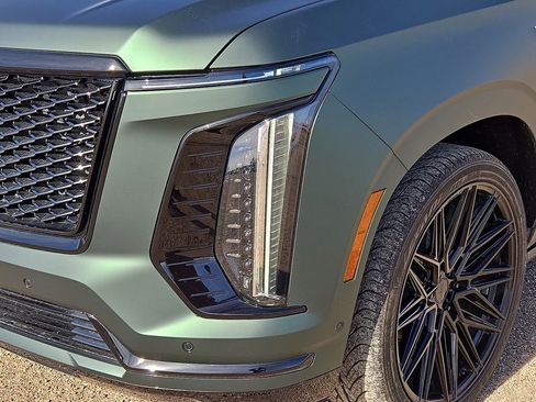 Used 2025 Cadillac Escalade Sport w/ Touring Package image 9