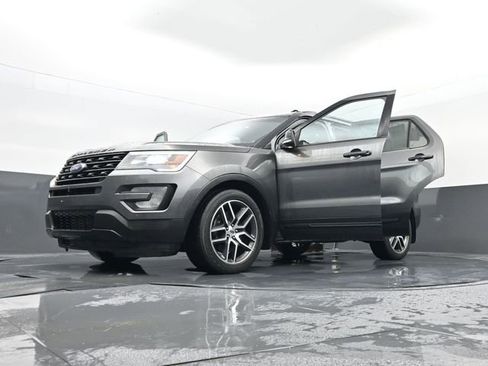 Used 2017 Ford Explorer Sport AWD/4WD image 38