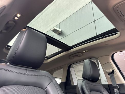 New 2025 Lincoln Corsair Reserve w/ Equipment Group 202A image 16