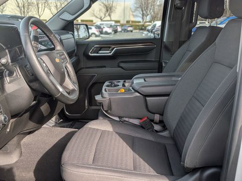 Used 2023 Chevrolet Silverado 1500 LT image 16