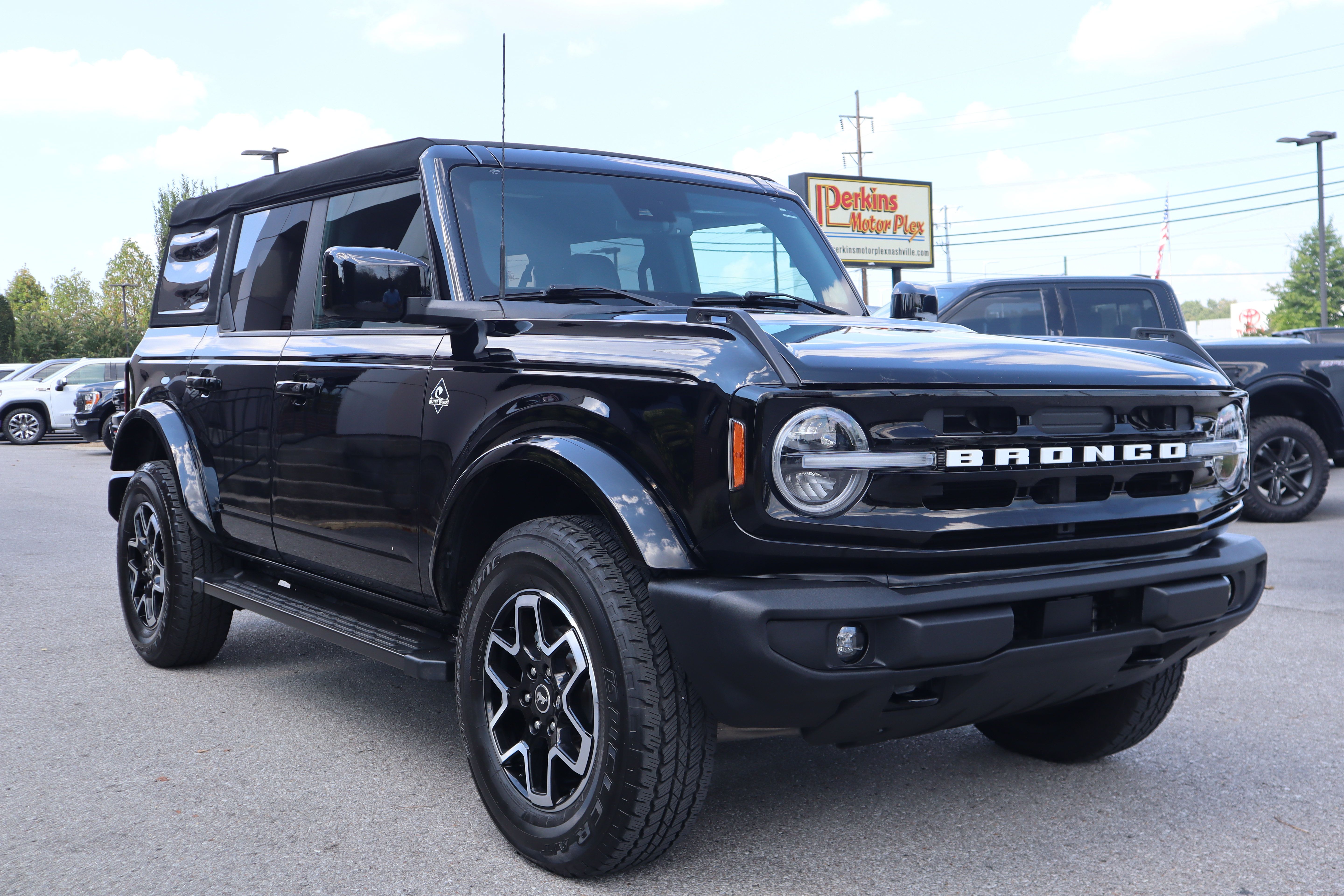 Used 2023 Ford Bronco Outer Banks AWD/4WD image 5