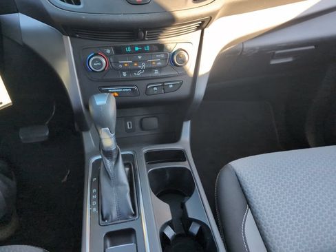 Used 2017 Ford Escape SE AWD/4WD image 9