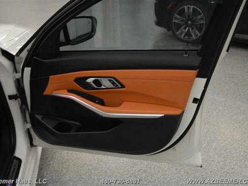 Used 2021 BMW 330i Sedan w/ M Sport Package RWD image 40