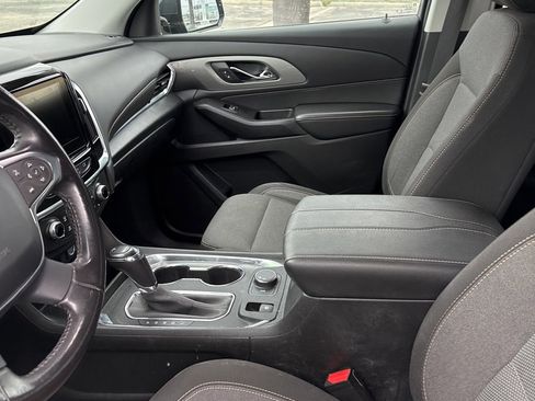 Used 2020 Chevrolet Traverse LT image 7