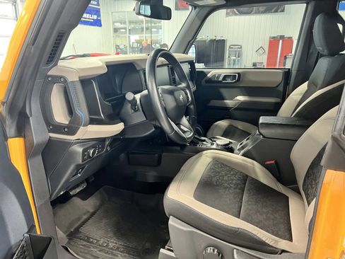 Used 2022 Ford Bronco Wildtrak image 9