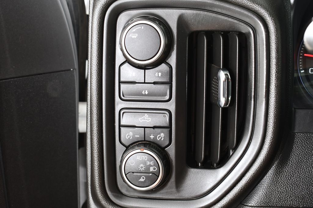 Used 2022 Chevrolet Silverado 3500 W/T w/ WT Convenience Package AWD/4WD image 29