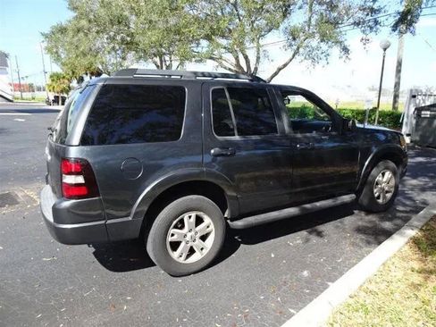 Used 2010 Ford Explorer XLT image 8