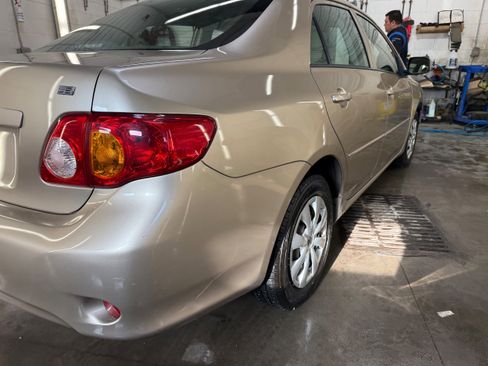 Used 2010 Toyota Corolla LE image 22