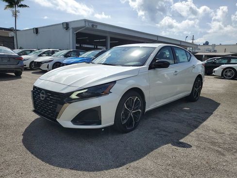 New 2025 Nissan Altima 2.5 SR w/ SR Premium Package image 2