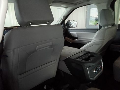 Used 2025 Ford Expedition Active RWD image 17