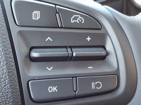 Used 2026 Hyundai Venue SEL image 28