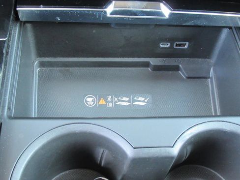 Used 2025 GMC Yukon XL Denali image 26