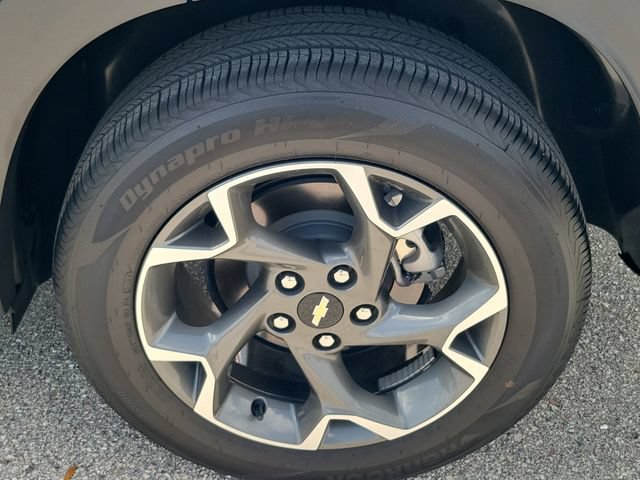 Used 2025 Chevrolet Trax LT FWD image 8