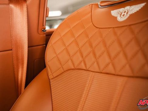 Used 2017 Bentley Bentayga image 30