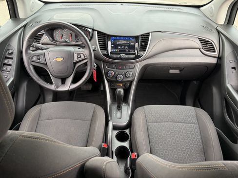 Certified 2022 Chevrolet Trax LS w/ Tint and Cruise Package FWD image 16