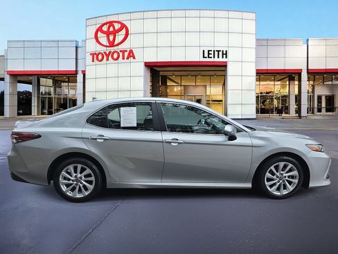 Used 2023 Toyota Camry LE image 4