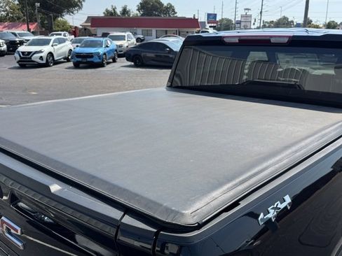 Used 2022 GMC Sierra 1500 Elevation image 9