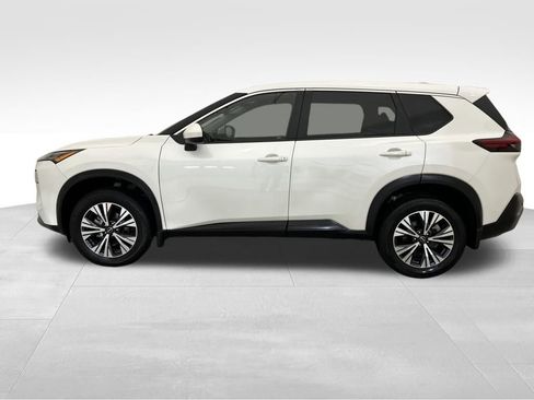 Used 2023 Nissan Rogue SV image 4