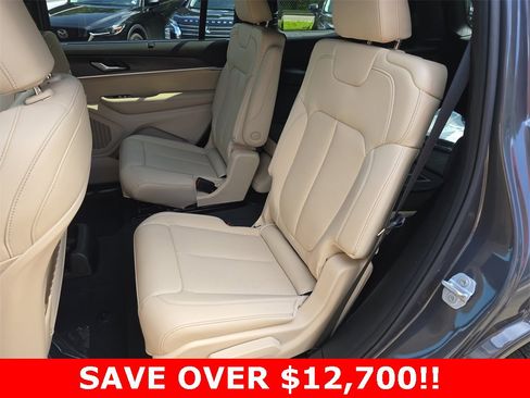 New 2025 Jeep Grand Cherokee L Limited w/ Luxury Tech Group II image 15