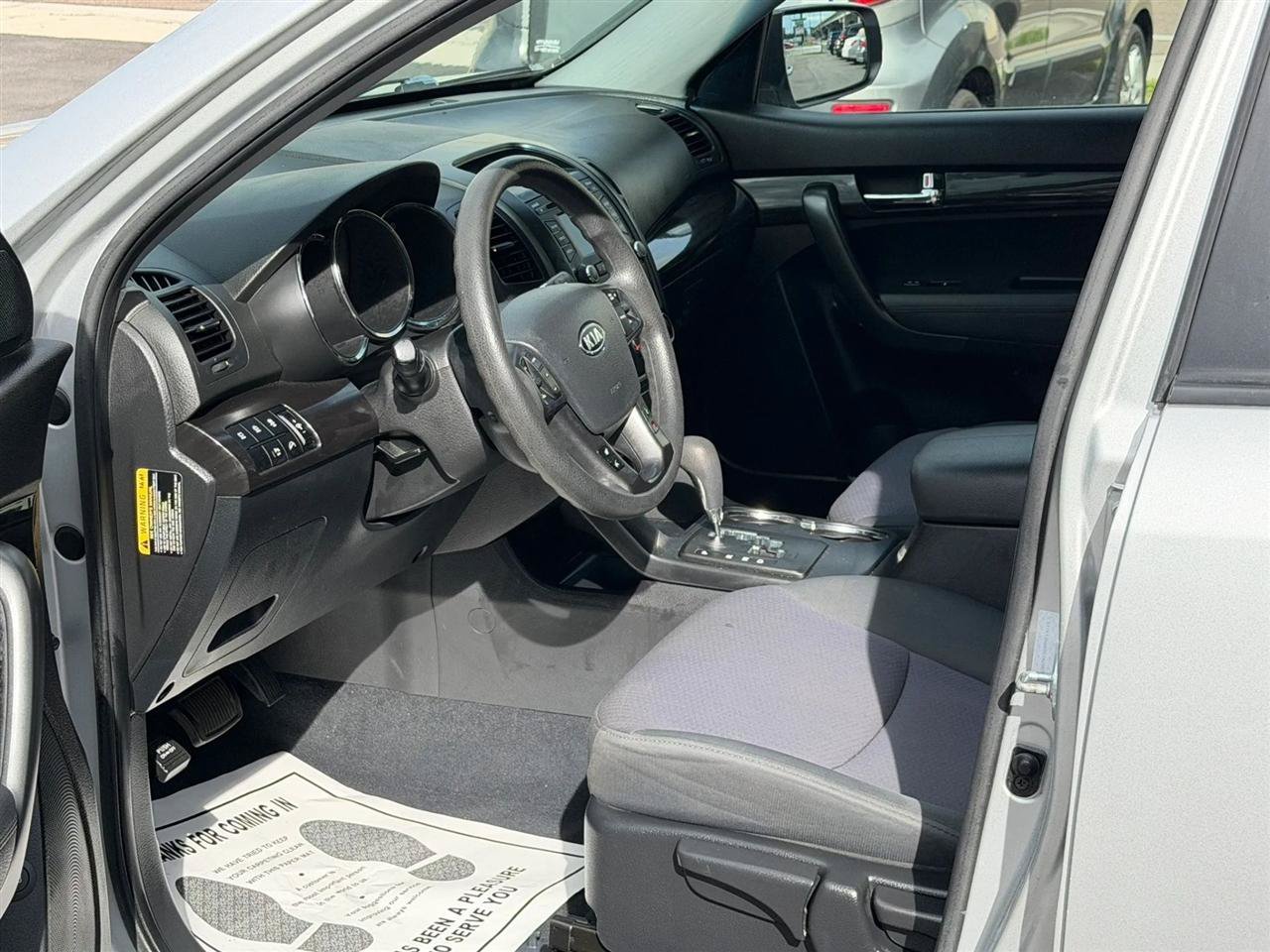 Used 2013 Kia Sorento LX FWD image 18