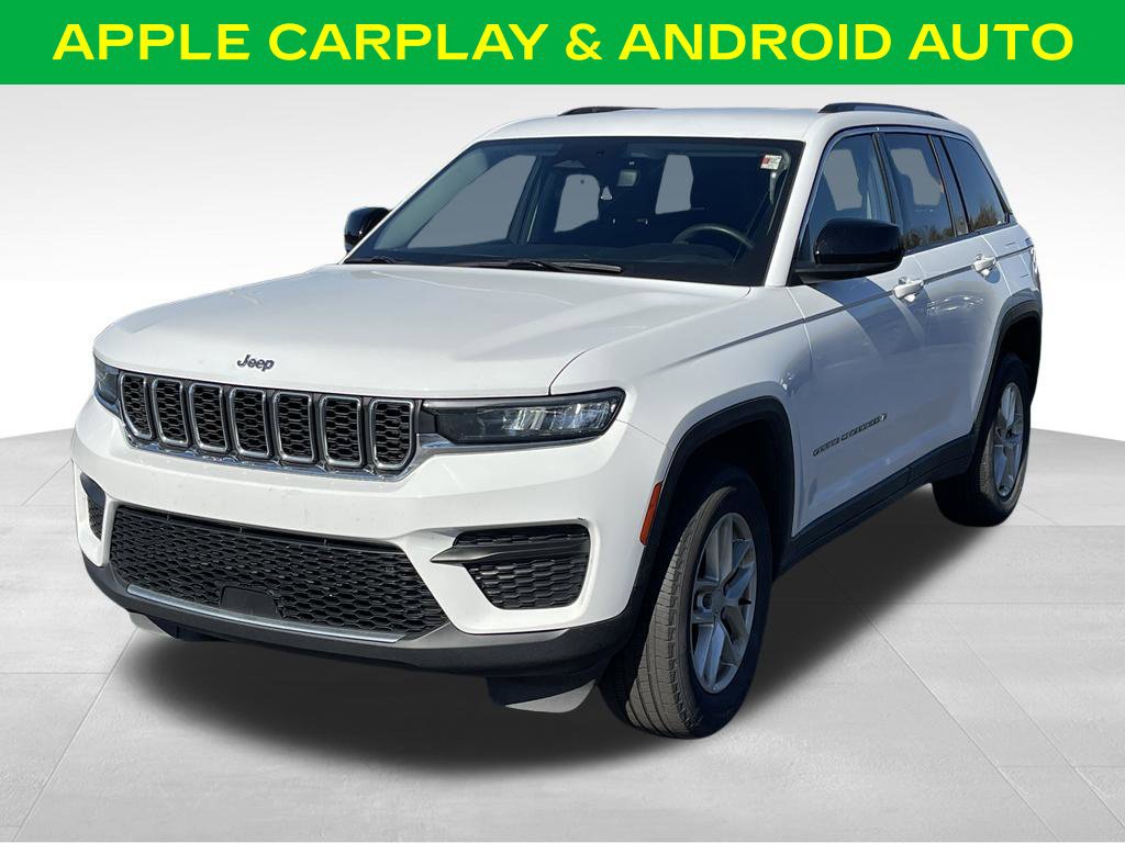 Used 2023 Jeep Grand Cherokee Laredo AWD/4WD image 4
