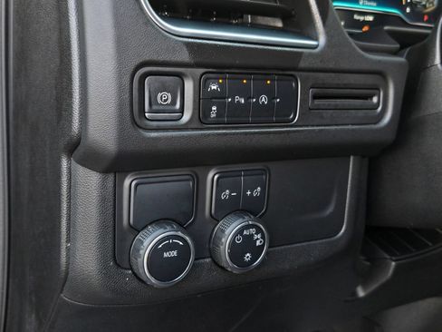 Used 2024 Chevrolet Tahoe LT RWD image 18