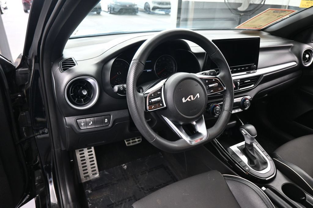 Used 2023 Kia Forte GT-Line FWD image 11