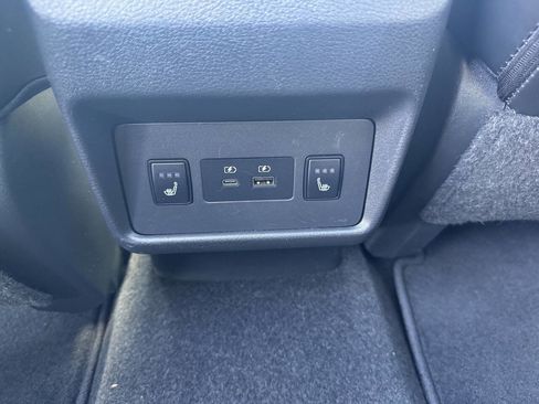 Used 2021 Nissan Rogue SV AWD/4WD image 17