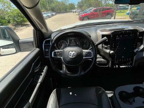 Used 2024 RAM 2500 Laramie AWD/4WD image 12