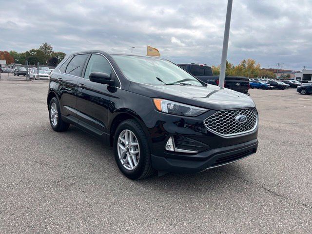 Certified 2024 Ford Edge SEL w/ Convenience Package AWD/4WD image 3