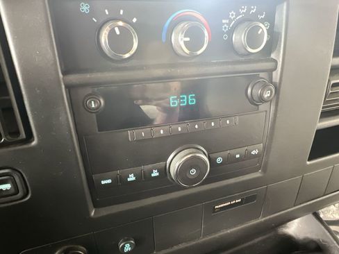 Used 2012 Chevrolet Express 1500 image 13