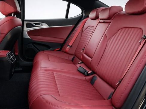 Used 2023 Genesis G70 2.0T w/ Sport Prestige Package image 15