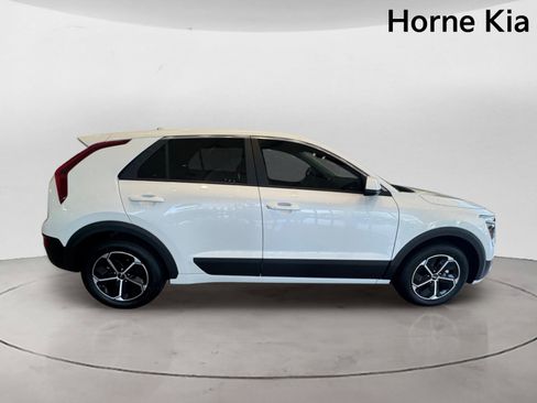 New 2026 Kia Niro LX FWD image 3